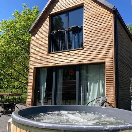 Domek Z Jacuzzi Mrzeżyno Kültér fotó